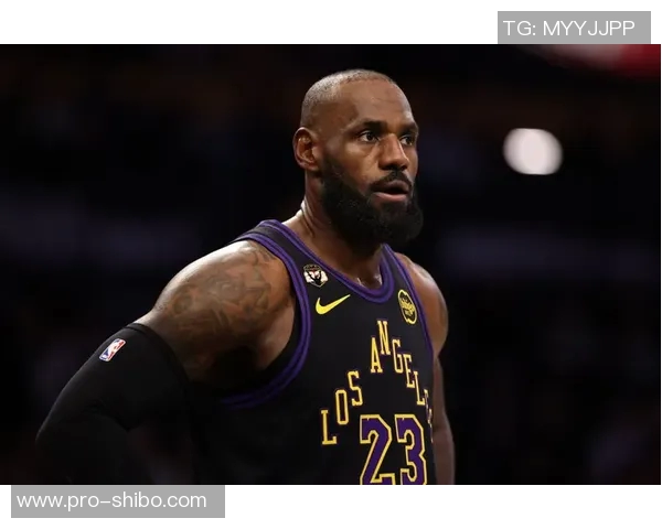 张佳玮分析詹姆斯持球策动减少原因东契奇分担责任与启动困难并存